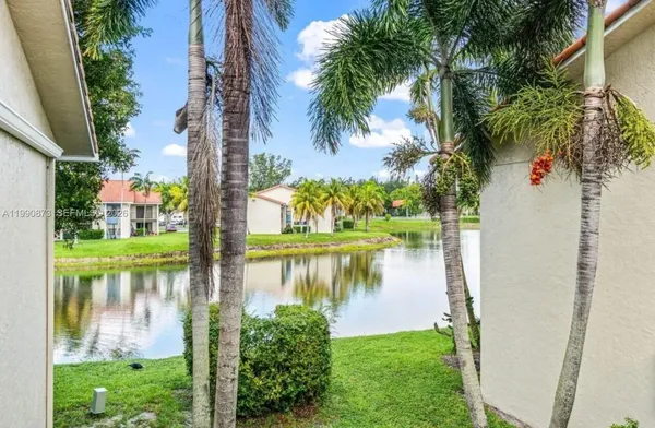 $1,870 | 1495 Lake Crystal Drive, Unit H, West Palm Beach, FL 33411