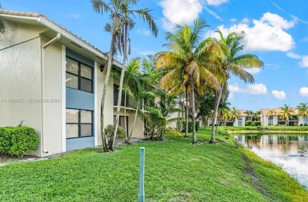 $1,870 | 1495 Lake Crystal Drive, Unit H, West Palm Beach, FL 33411