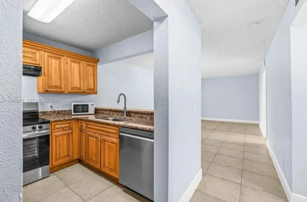 $1,870 | 1495 Lake Crystal Drive, Unit H, West Palm Beach, FL 33411