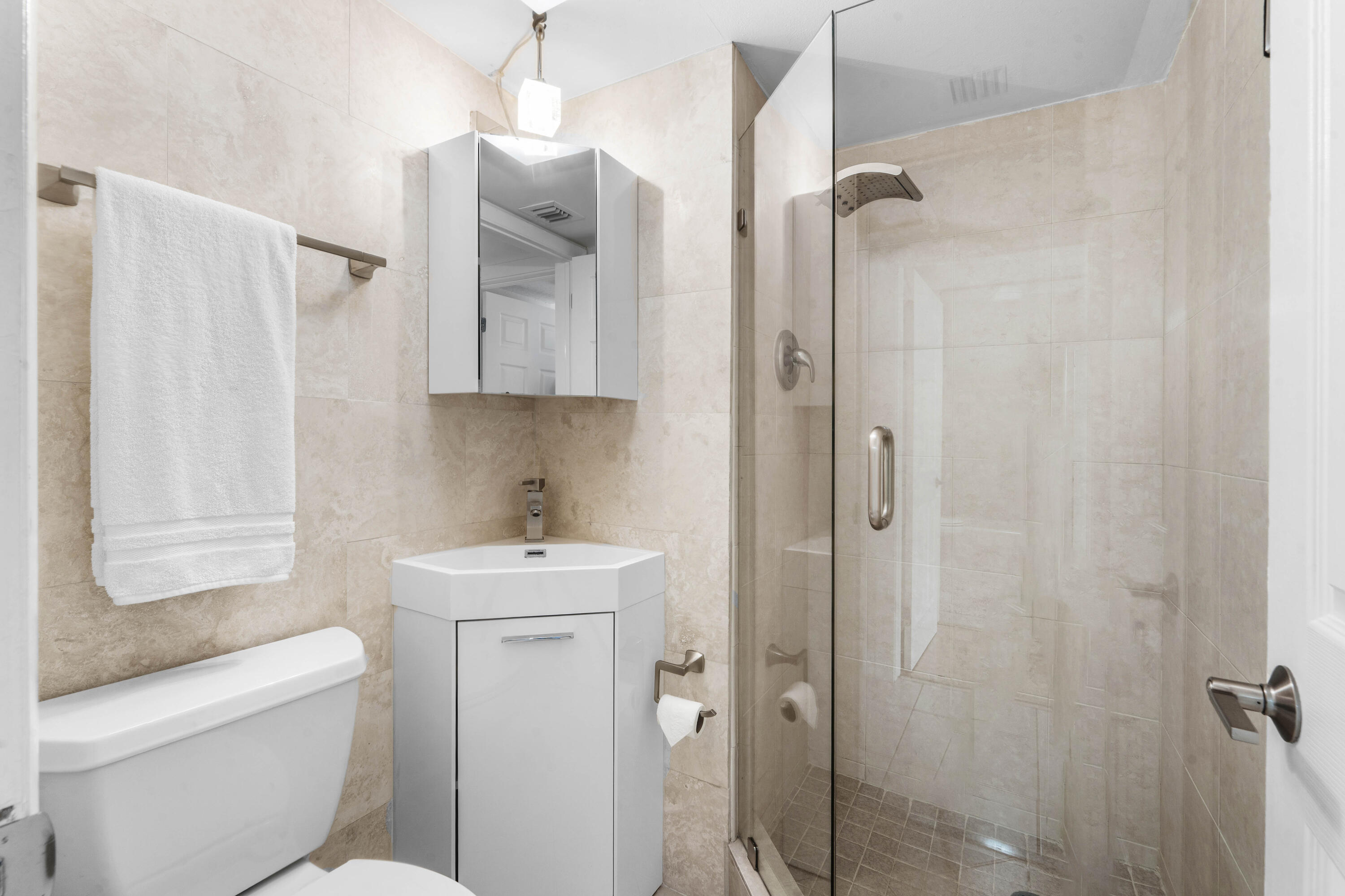 291 Mercury Road, Unit 4 Juno Beach, FL 33408 - Photo 22 of 35 Guest Bathroom