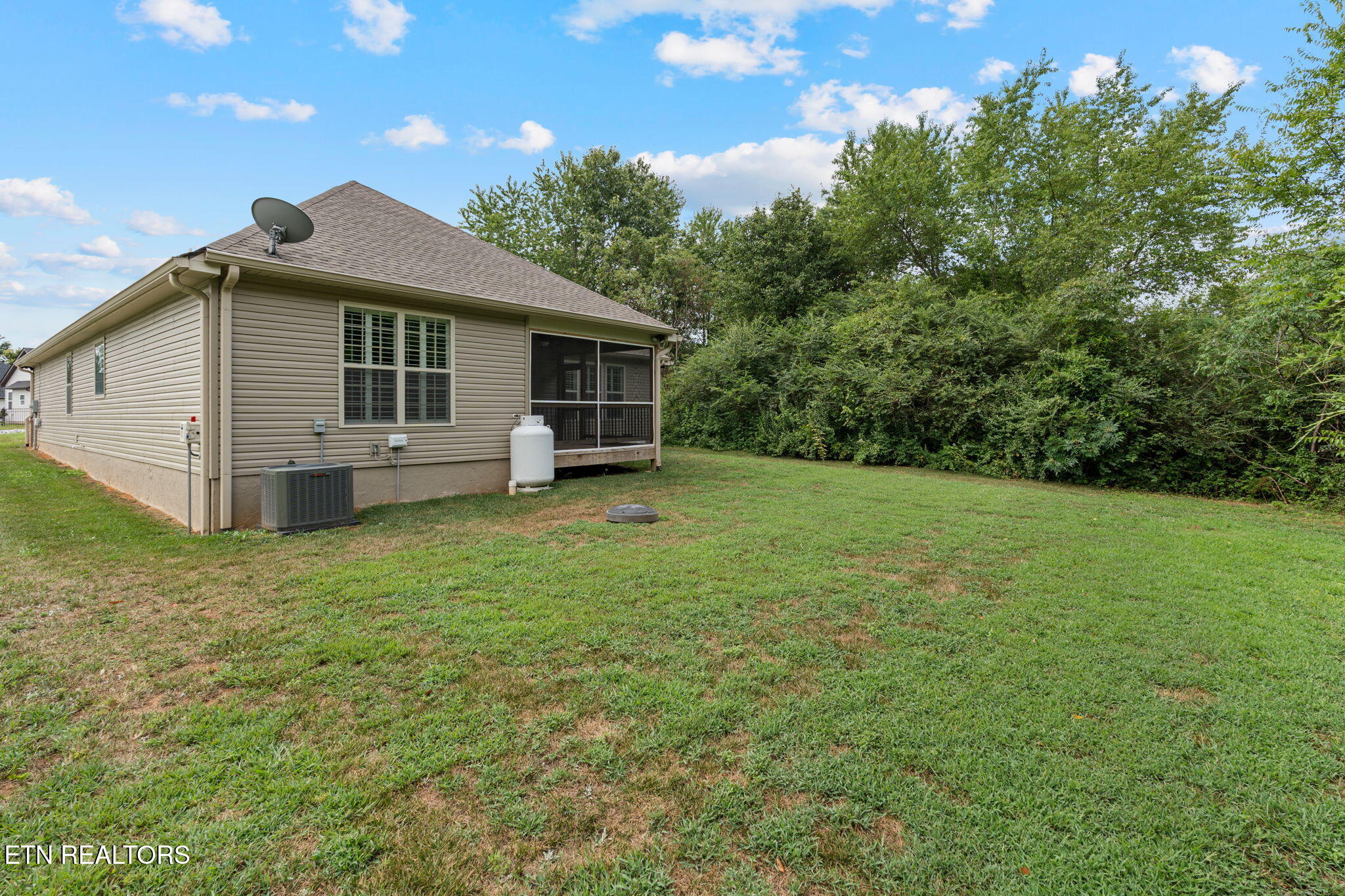 129 Ogana Way Loudon, TN 37774 - Photo 33 of 36 3-web-or-mls-DSC09483