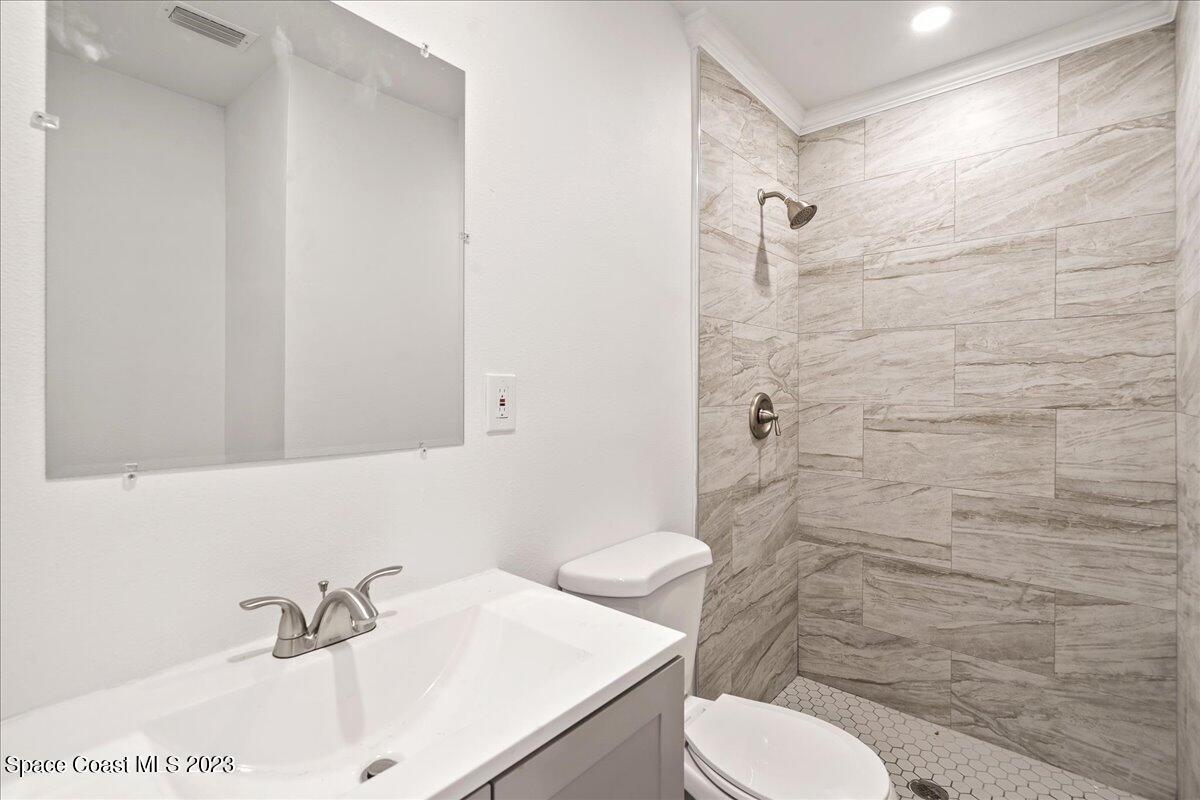 263 Edward Road Melbourne, FL 32904 - Photo 14 of 23 Master bathroom