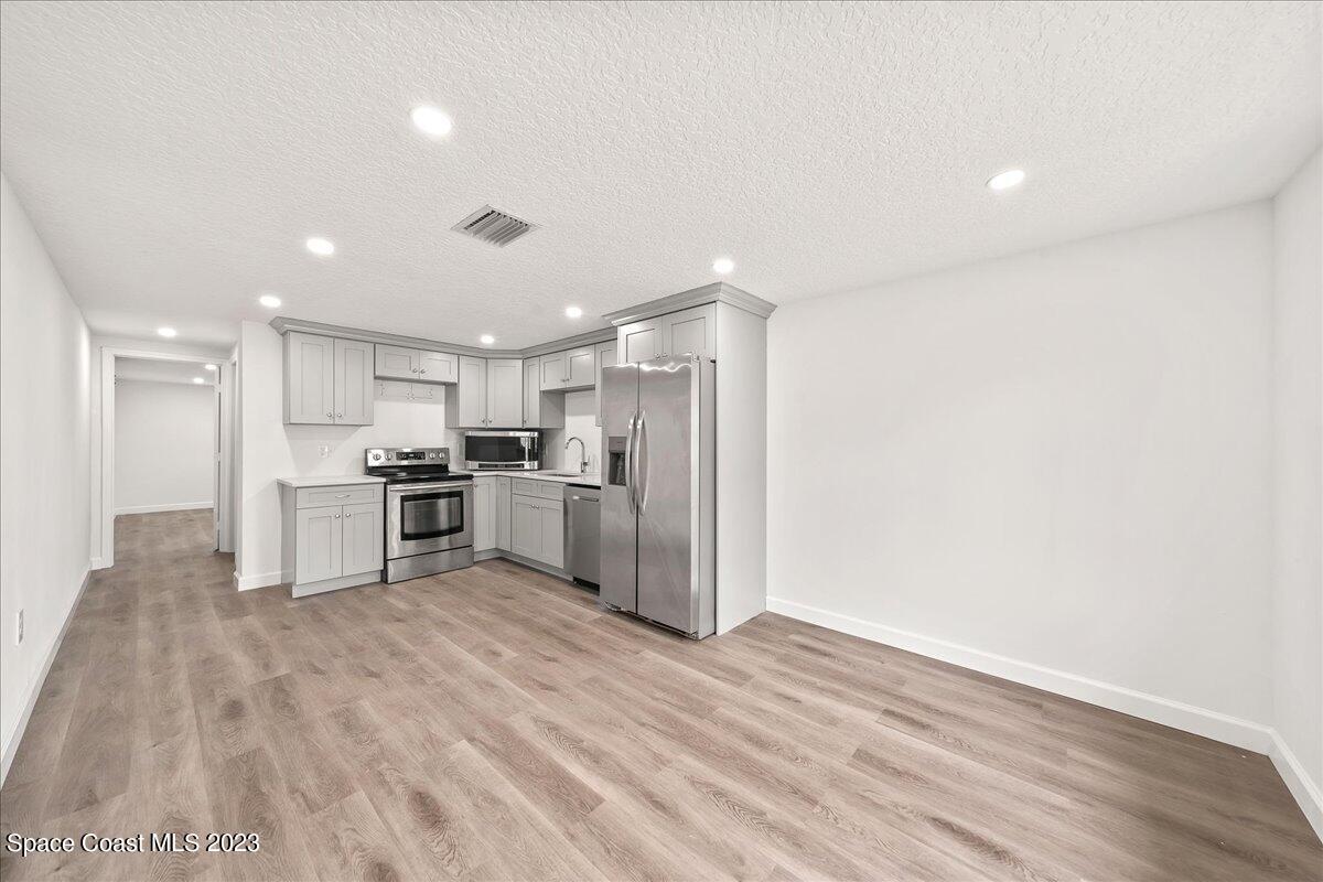263 Edward Road Melbourne, FL 32904 - Photo 8 of 23 Kitchen/dinning room
