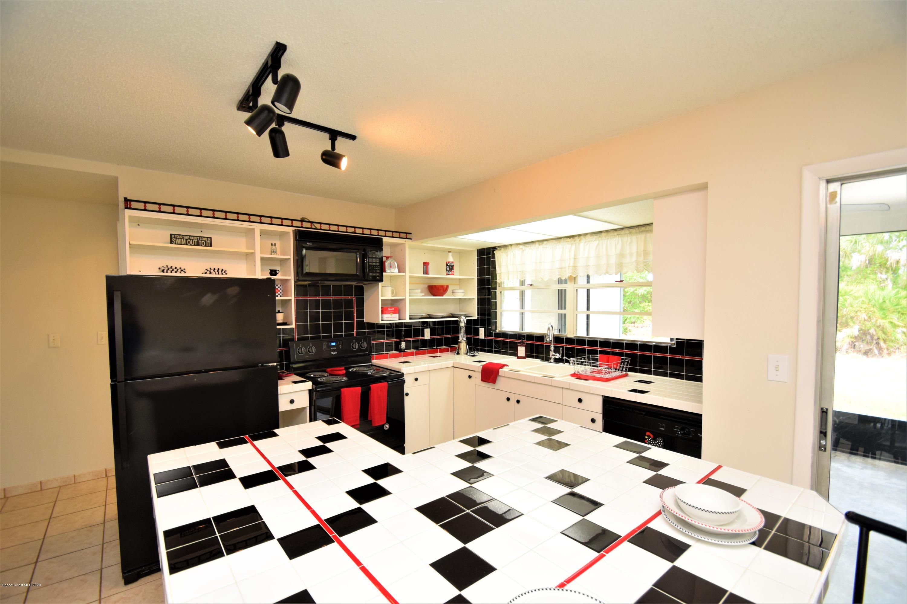 753 George Street Sebastian, FL 32958 - Photo 13 of 54 Kitchen