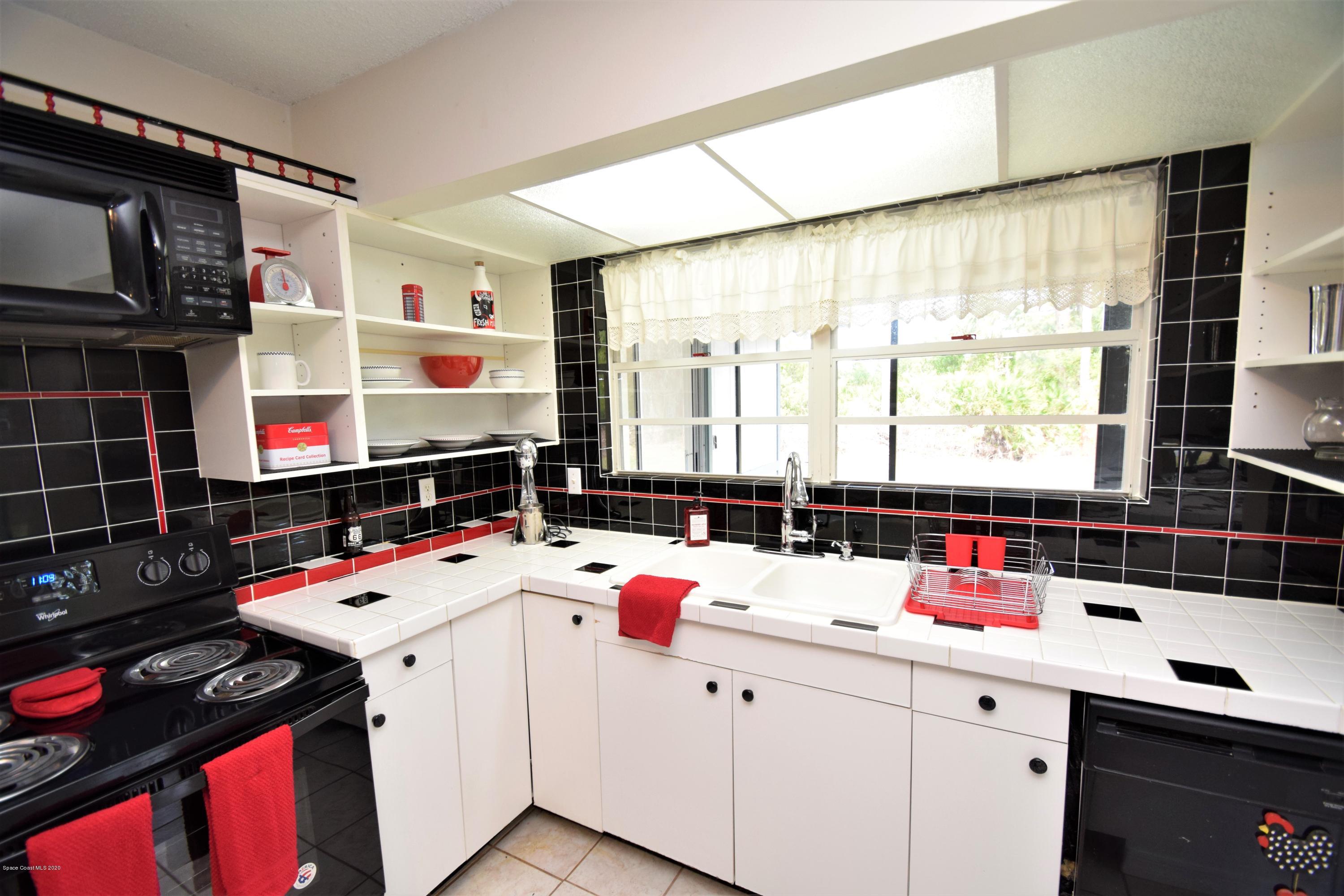 753 George Street Sebastian, FL 32958 - Photo 15 of 54 Kitchen
