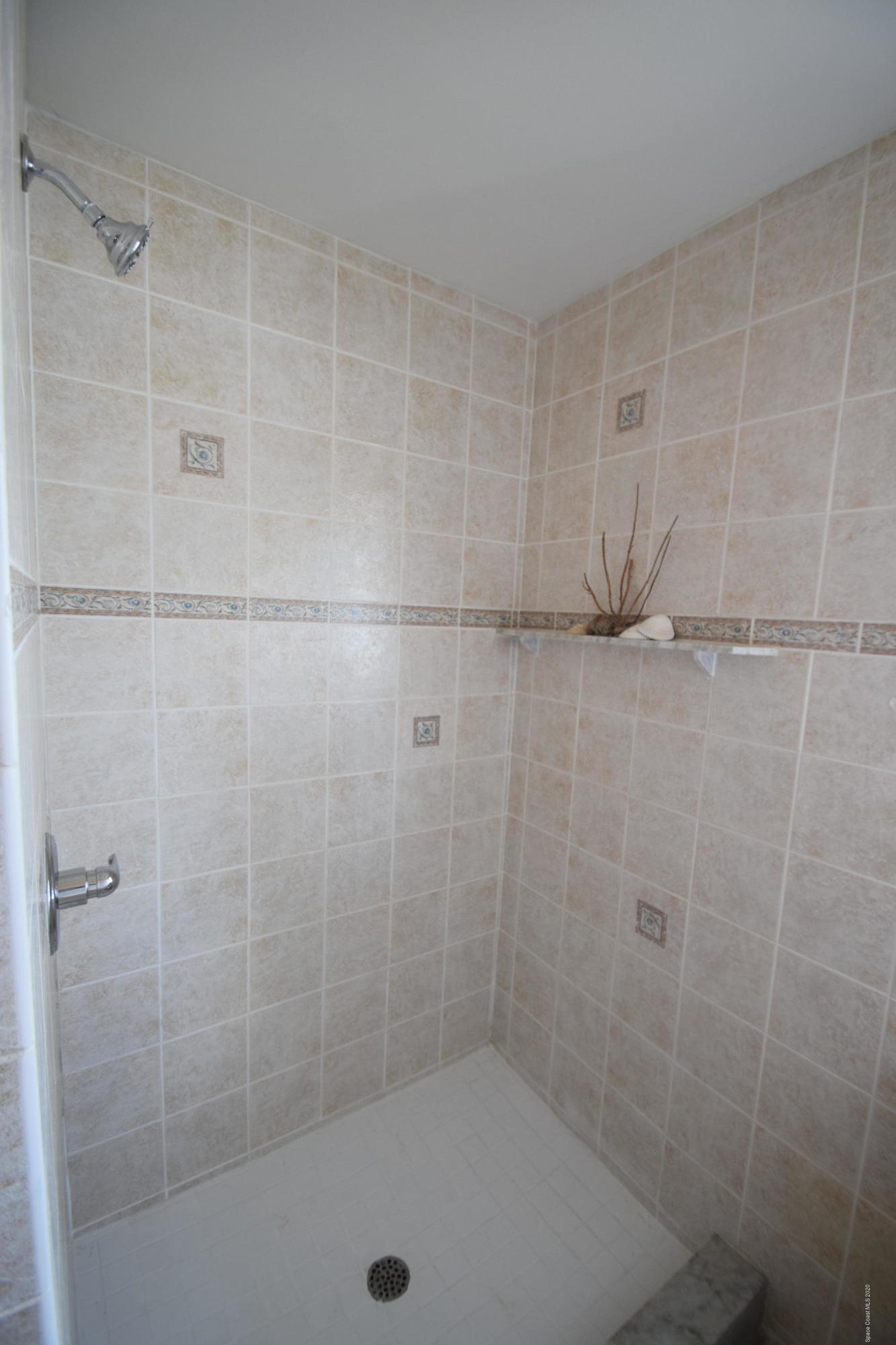 753 George Street Sebastian, FL 32958 - Photo 24 of 54 Master shower