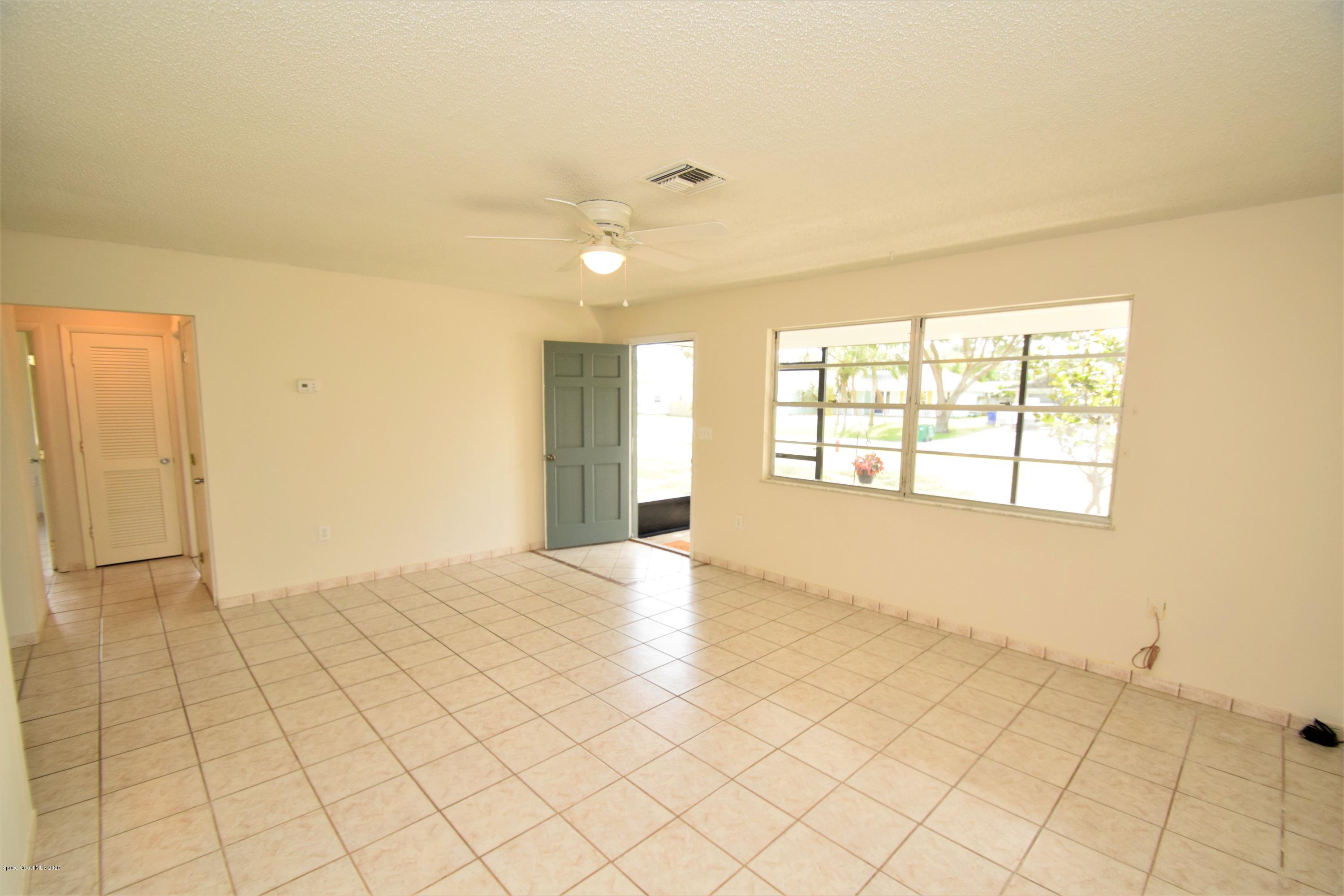 753 George Street Sebastian, FL 32958 - Photo 7 of 54 Family room