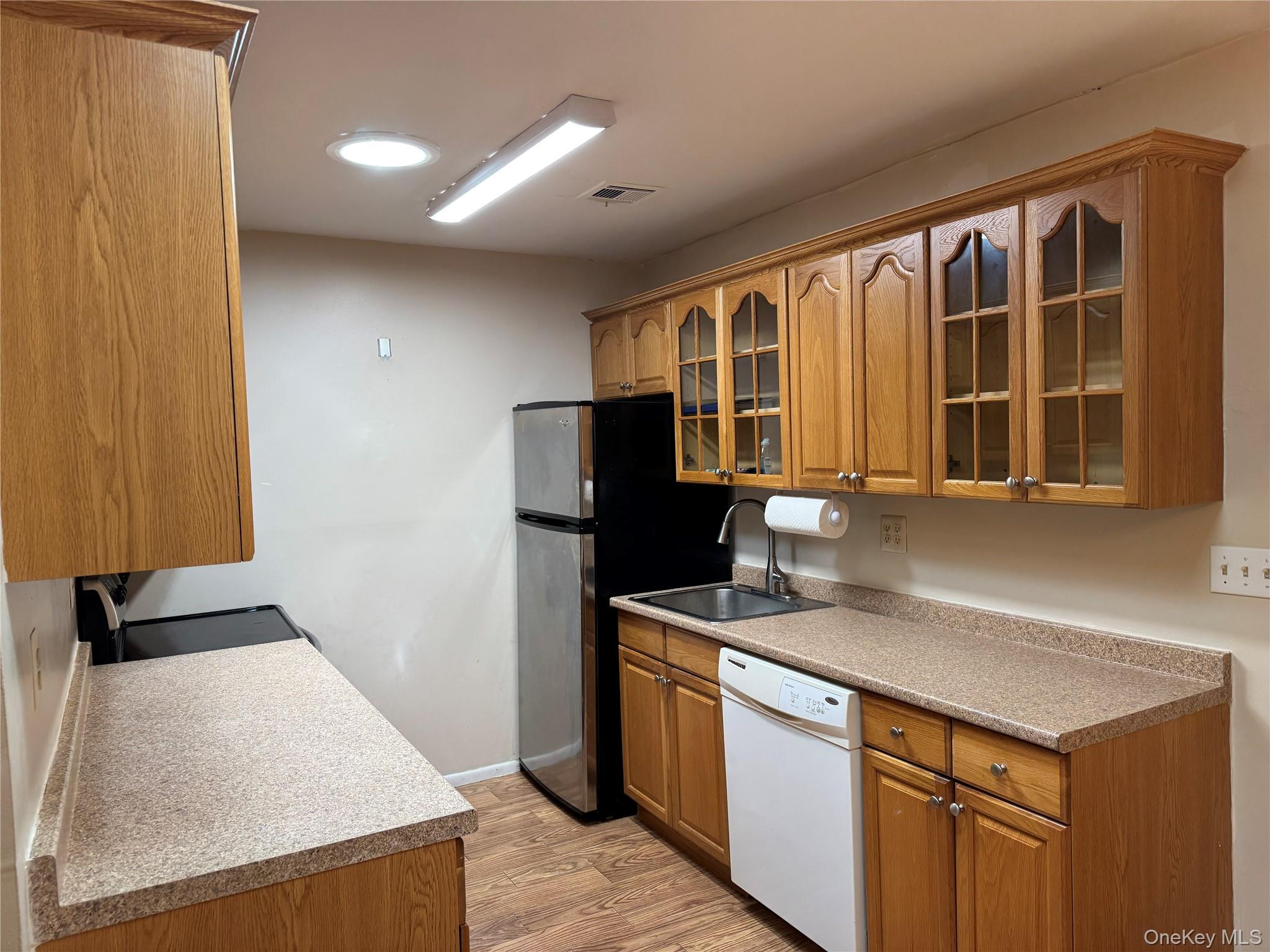 167 Ventry Court, Unit D Ridge, NY 11961 - Photo 4 of 7 Gallery Image 4