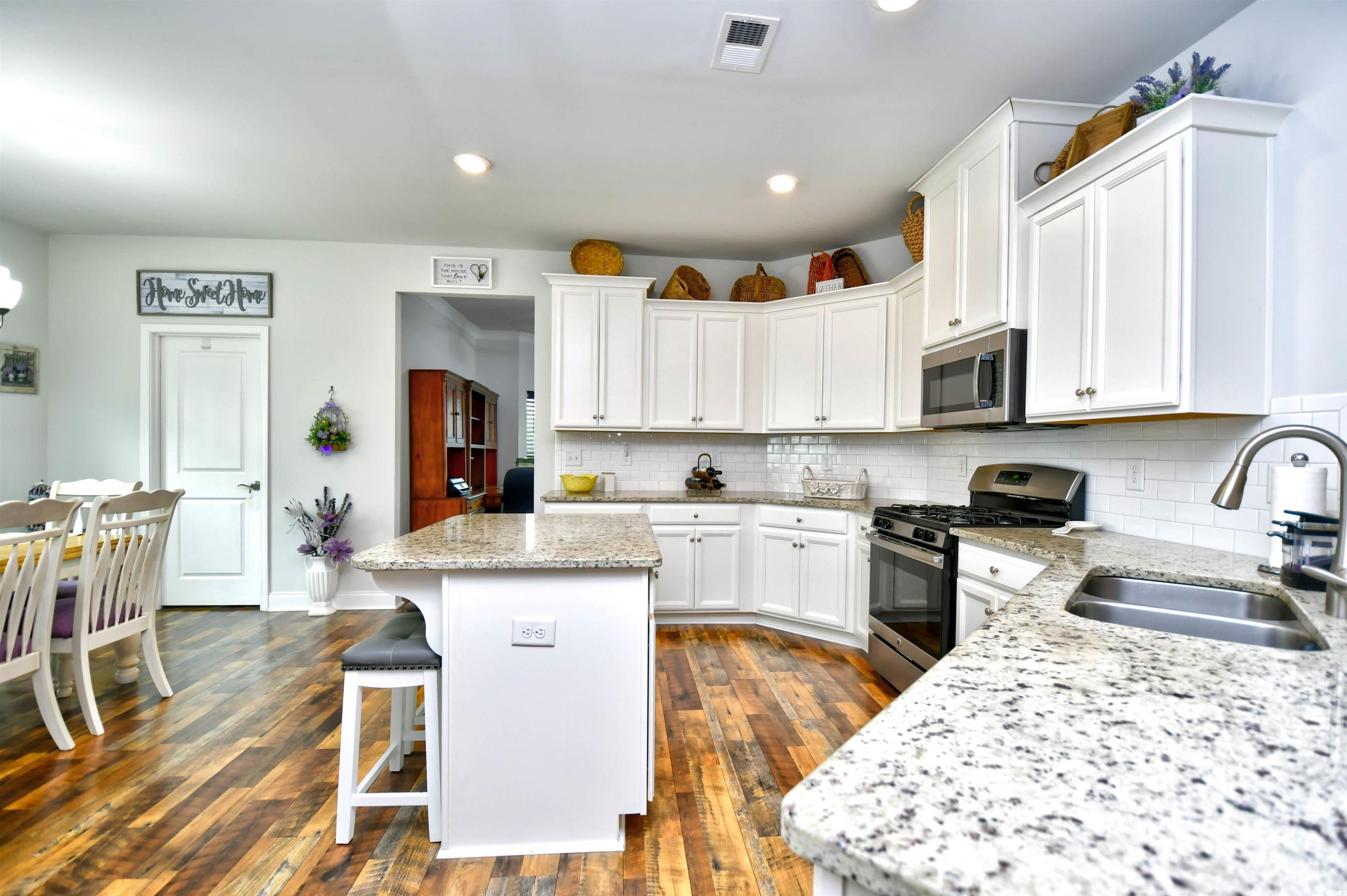 437 Oaklanding Lane Murrells Inlet, SC 29576 - Photo 13 of 40 Gallery Image 13