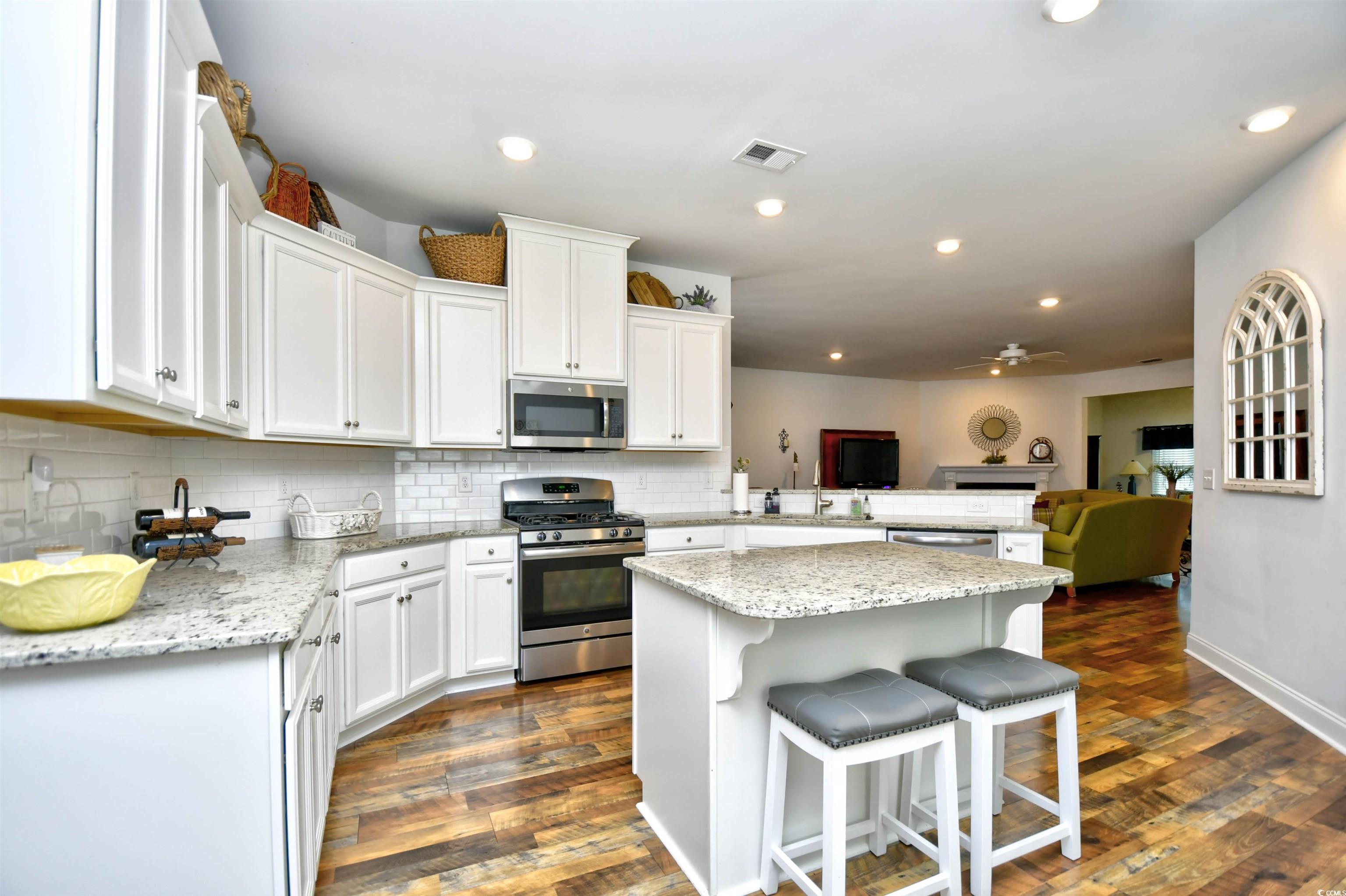 437 Oaklanding Lane Murrells Inlet, SC 29576 - Photo 14 of 40 Gallery Image 14