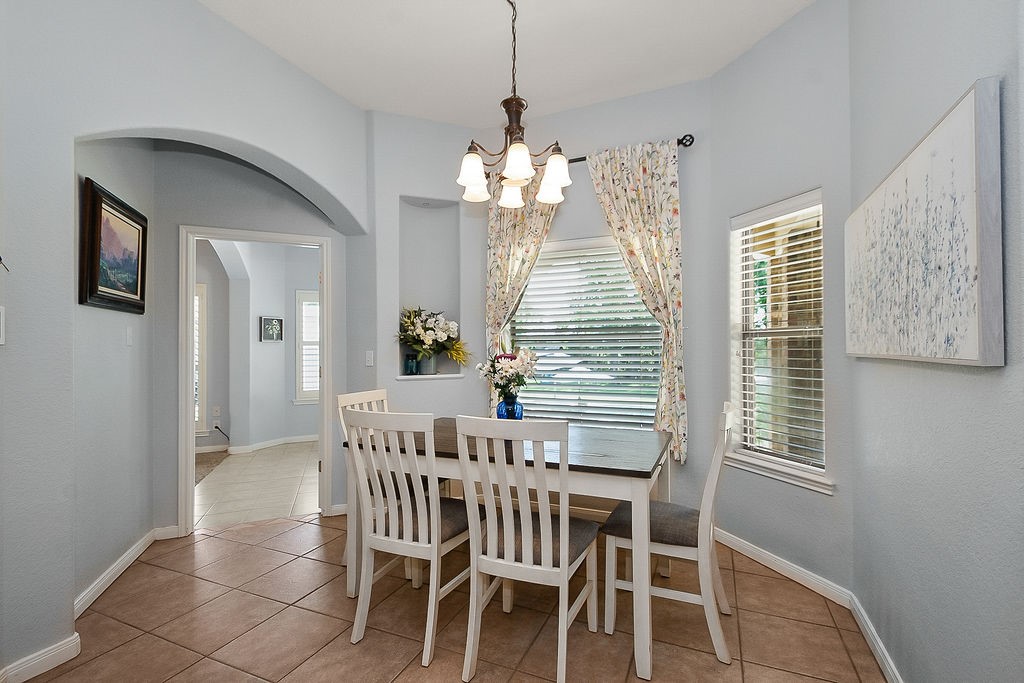 318 Sunrise Boulevard Angleton, TX 77515 - Photo 12 of 39