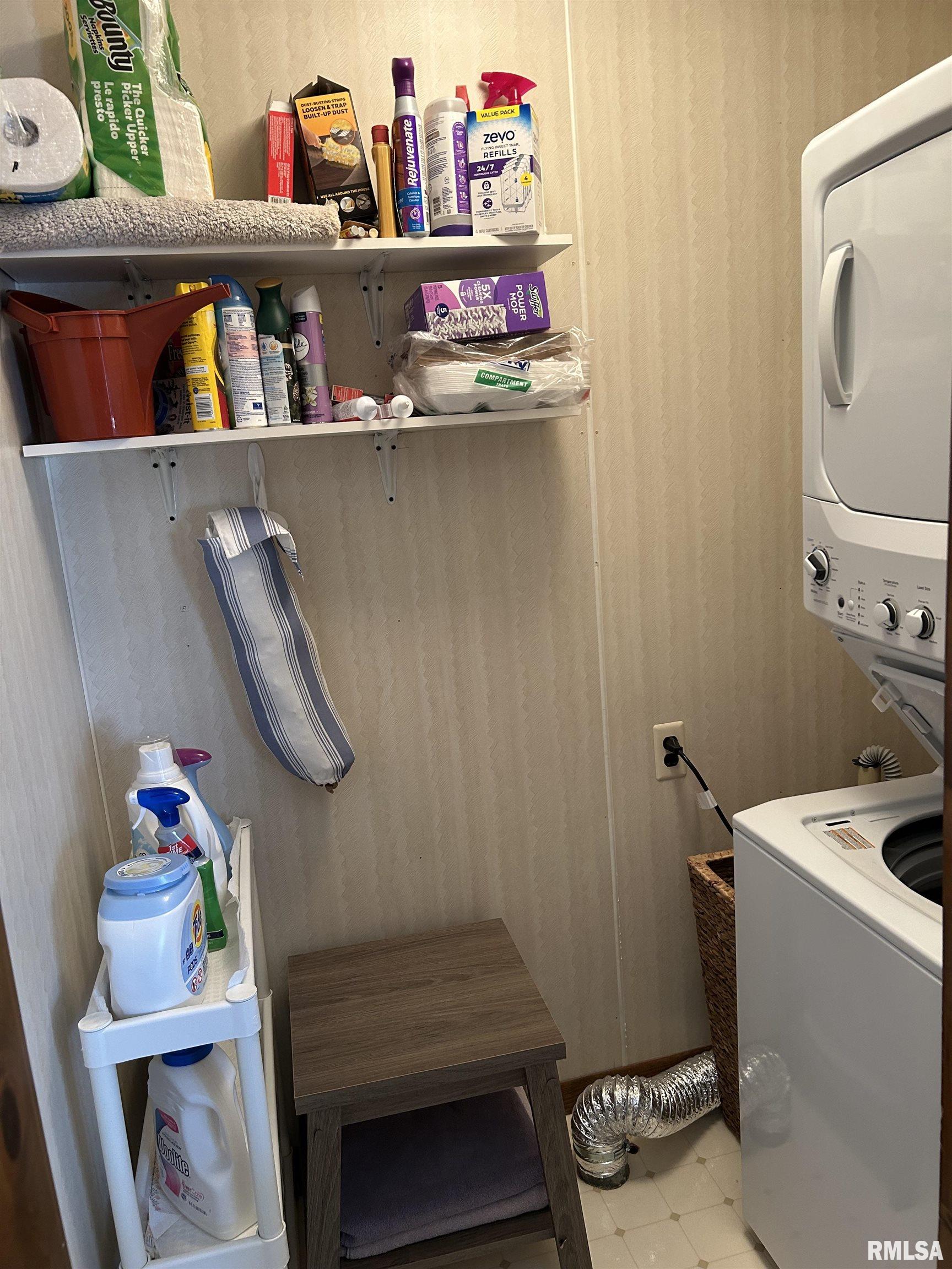 205 South Pine Street Stonington, IL 62567 - Photo 16 of 22