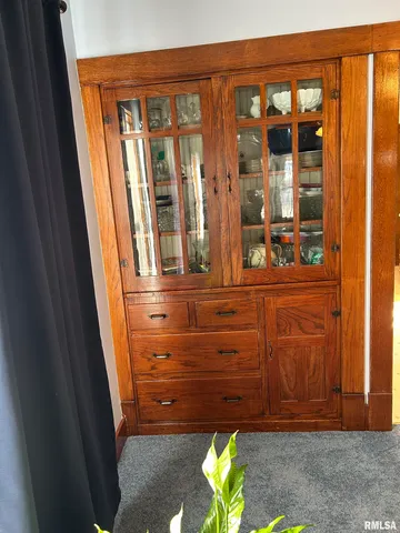 $115,000 | 205 South Pine Street, Stonington, IL 62567