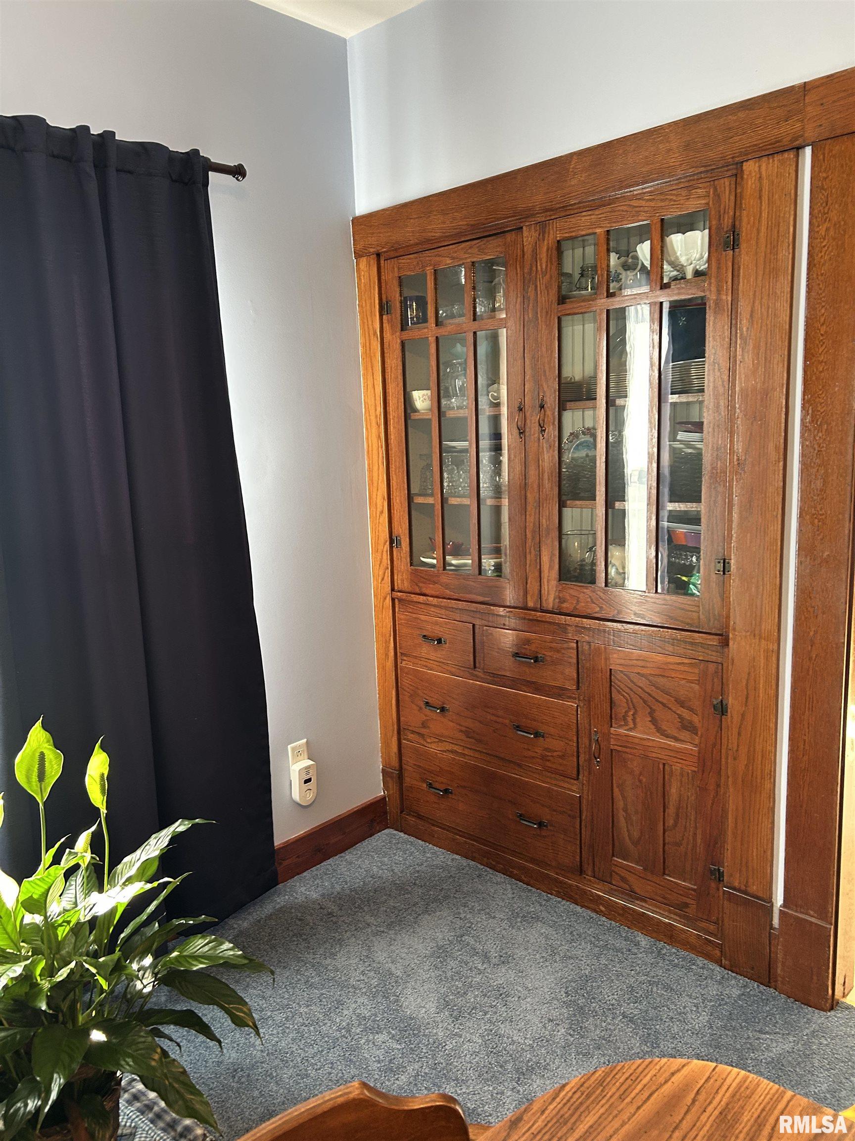 205 South Pine Street Stonington, IL 62567 - Photo 6 of 22