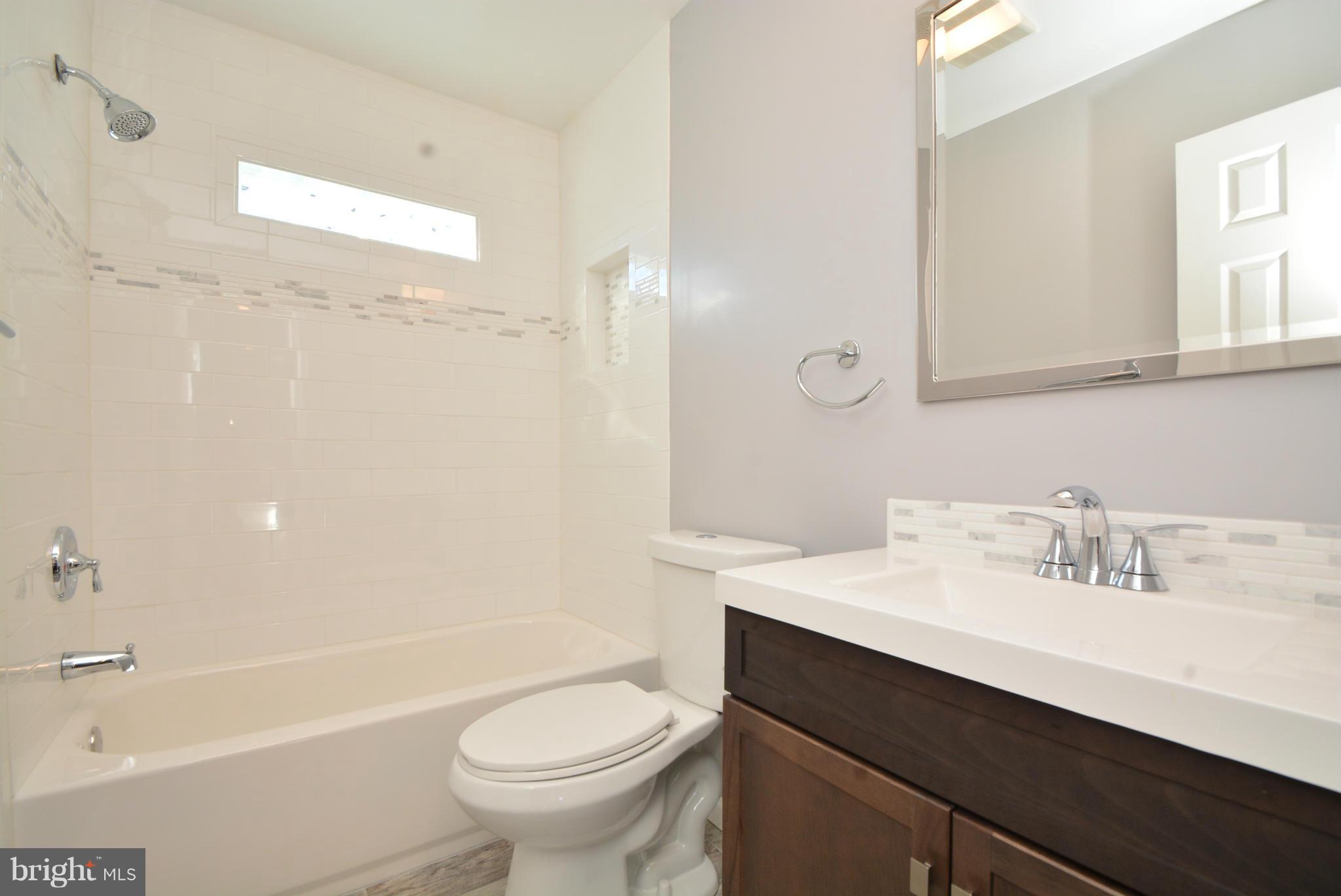 8207 Watersedge Road Baltimore, MD 21222 - Photo 13 of 30 Bath