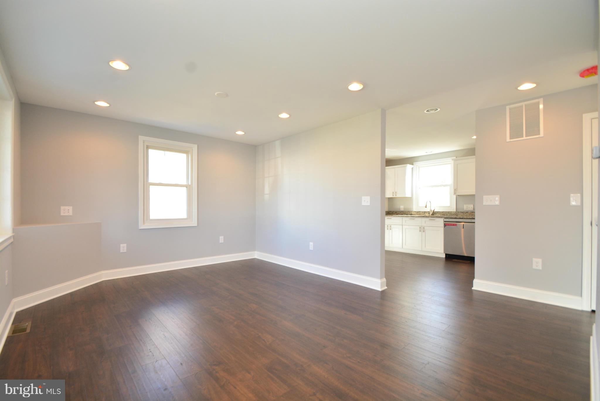 8207 Watersedge Road Baltimore, MD 21222 - Photo 3 of 30 Living Room