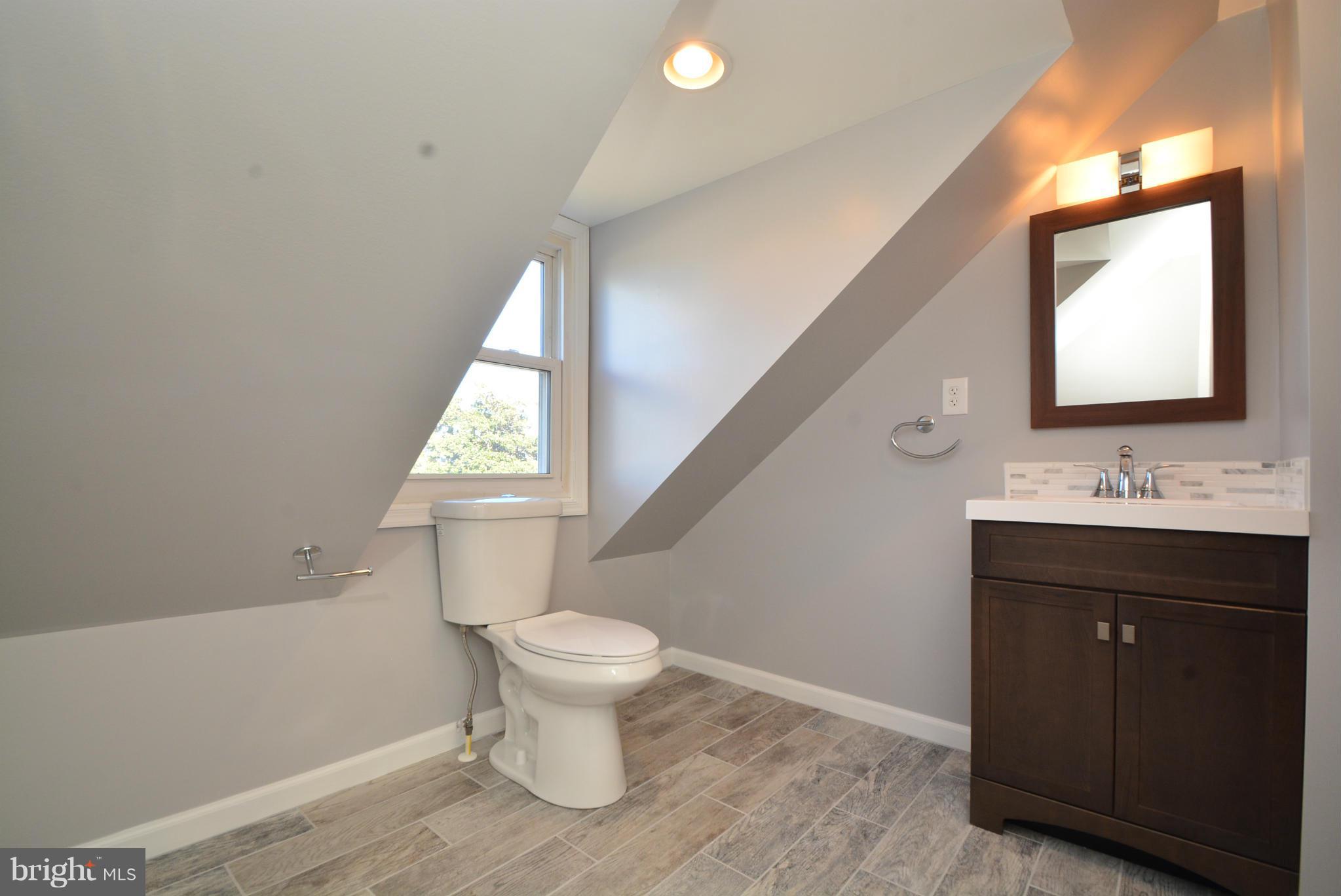 8207 Watersedge Road Baltimore, MD 21222 - Photo 21 of 30 Bath