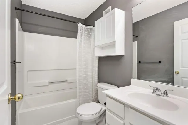 $2,495 | 16872 90th Court North, Maple Grove, MN 55311