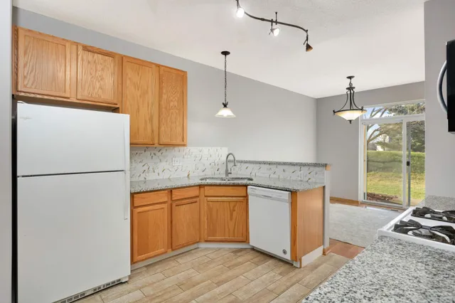 $2,495 | 16872 90th Court North, Maple Grove, MN 55311