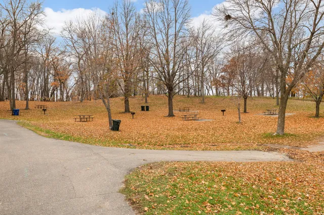 $2,495 | 16872 90th Court North, Maple Grove, MN 55311