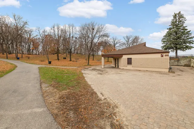 $2,495 | 16872 90th Court North, Maple Grove, MN 55311