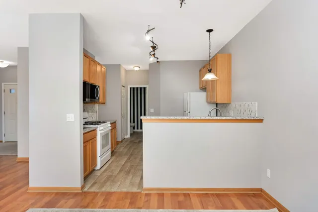 $2,495 | 16872 90th Court North, Maple Grove, MN 55311