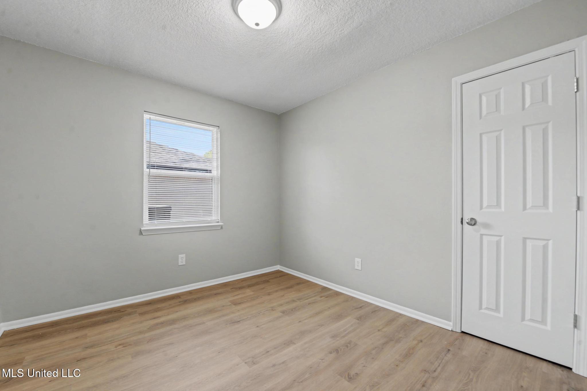 2009 Graveline Road Gautier, MS 39553 - Photo 13 of 29 013