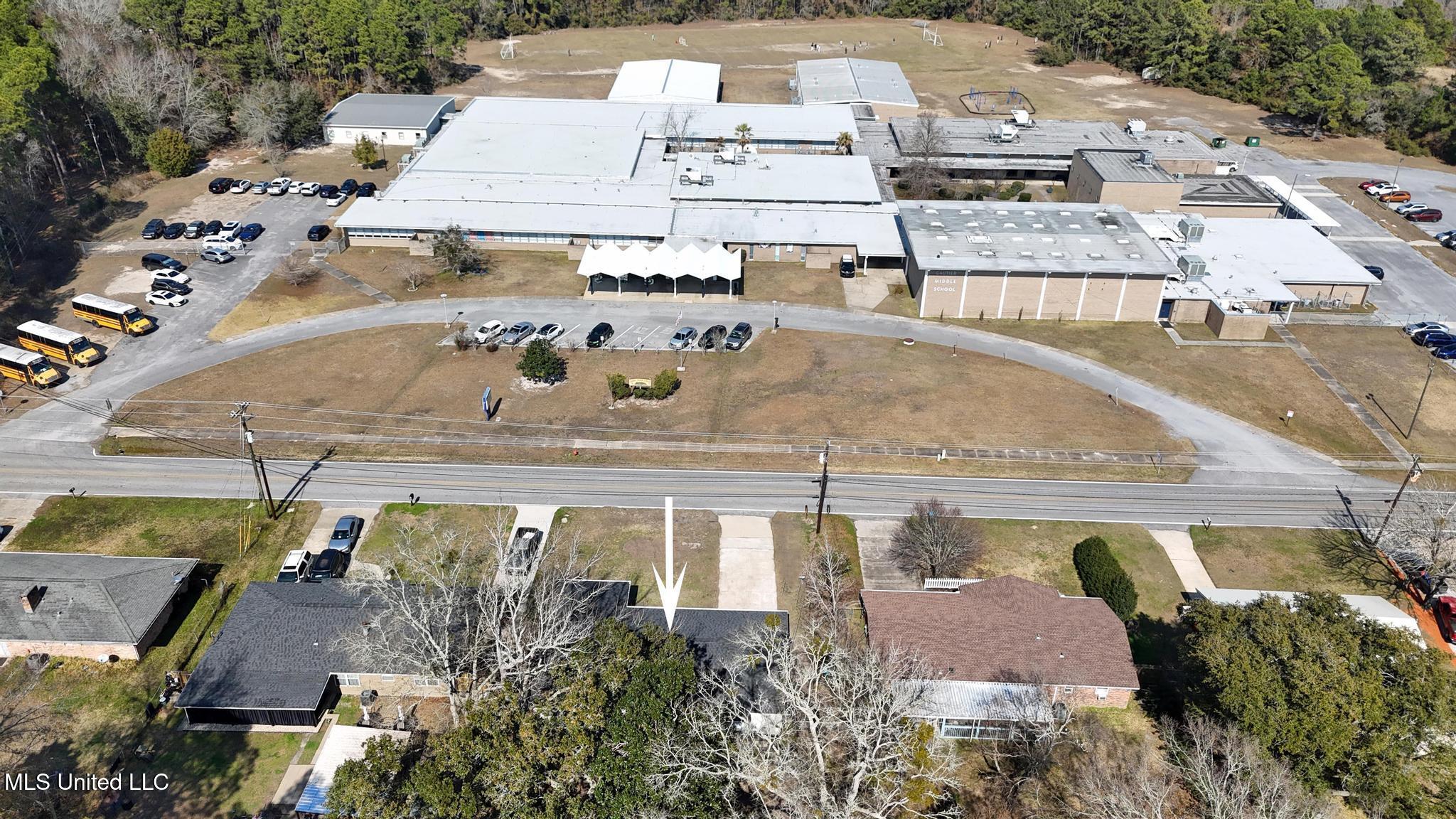 2009 Graveline Road Gautier, MS 39553 - Photo 25 of 29 025