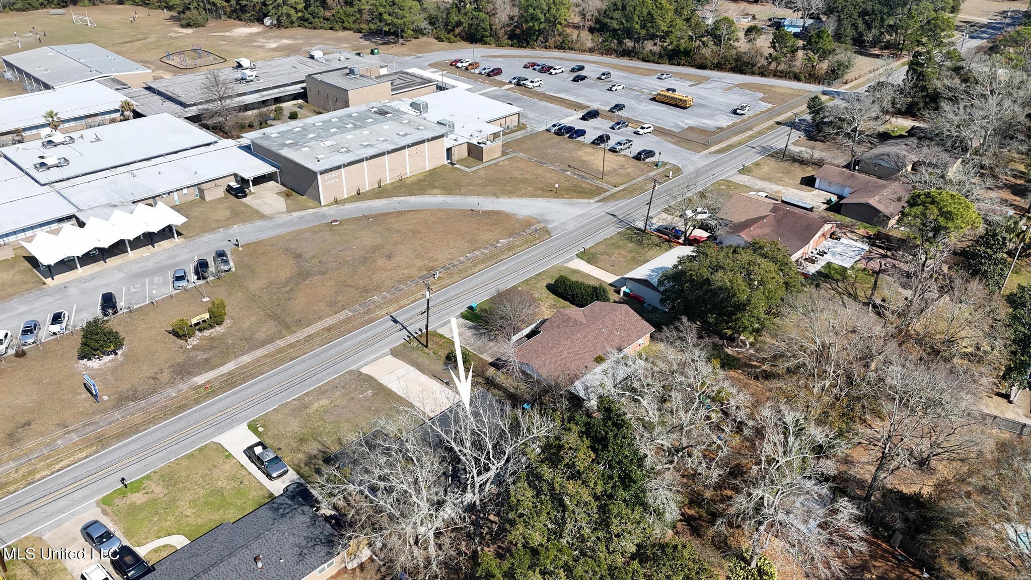 2009 Graveline Road Gautier, MS 39553 - Photo 26 of 29 026