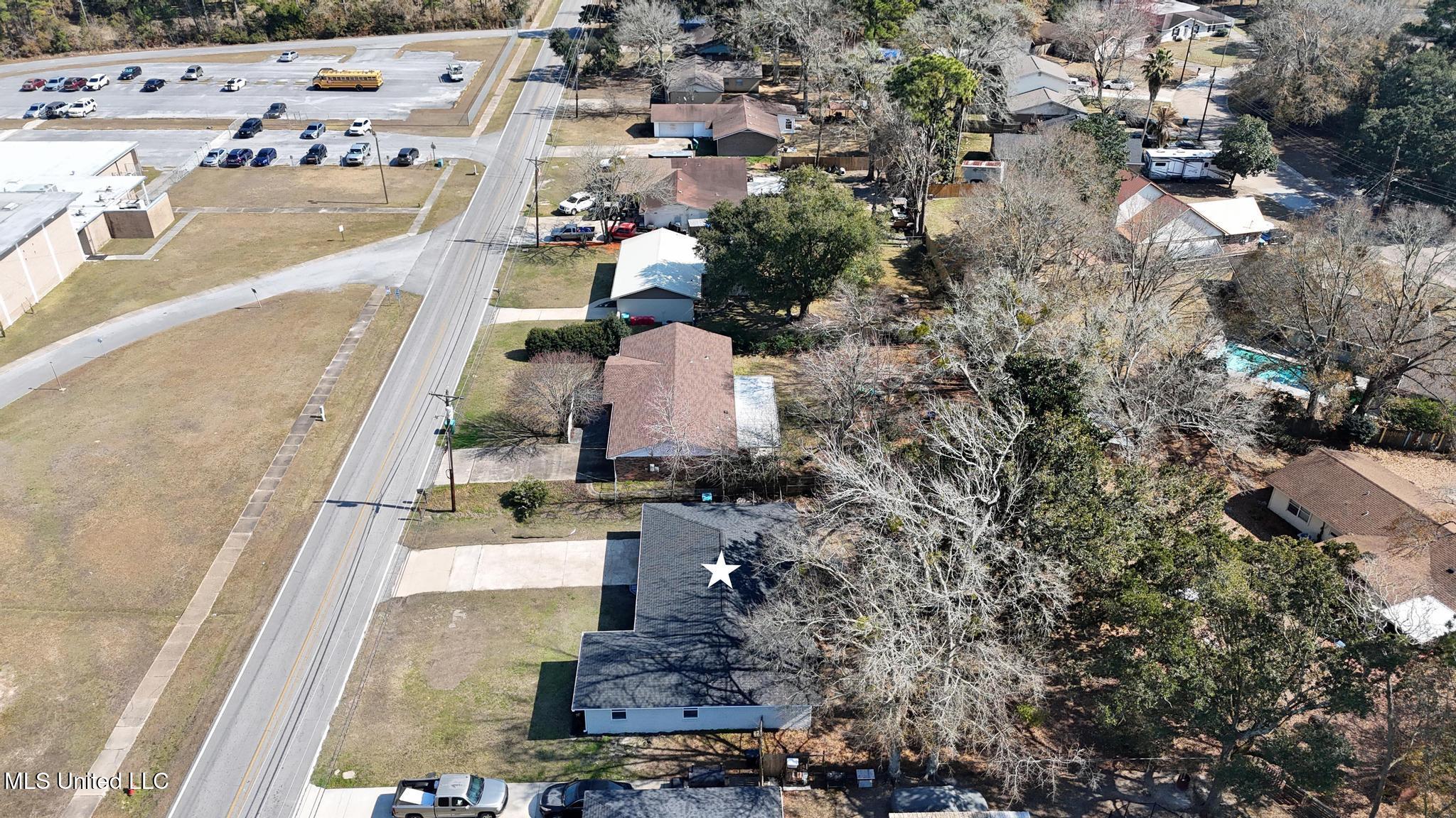 2009 Graveline Road Gautier, MS 39553 - Photo 27 of 29 027