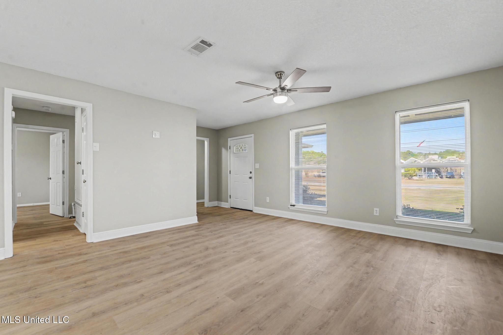 2009 Graveline Road Gautier, MS 39553 - Photo 5 of 29 005