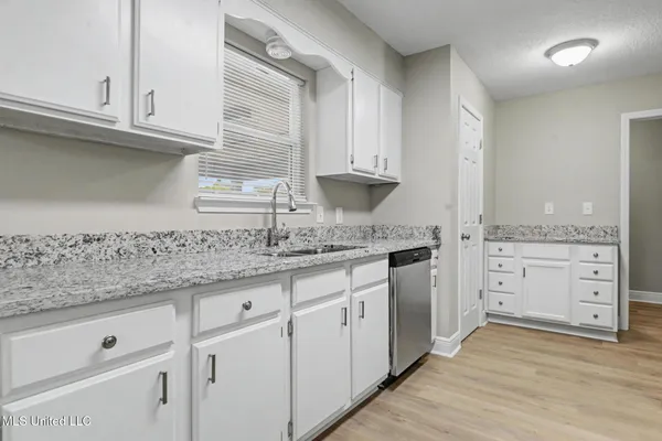 $218,750 | 2009 Graveline Road, Gautier, MS 39553