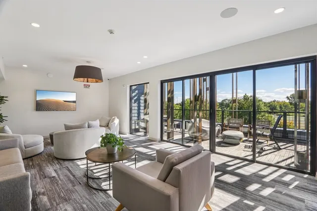 $4,100 | 77 New Street, Unit 209, Cambridge, MA 02138