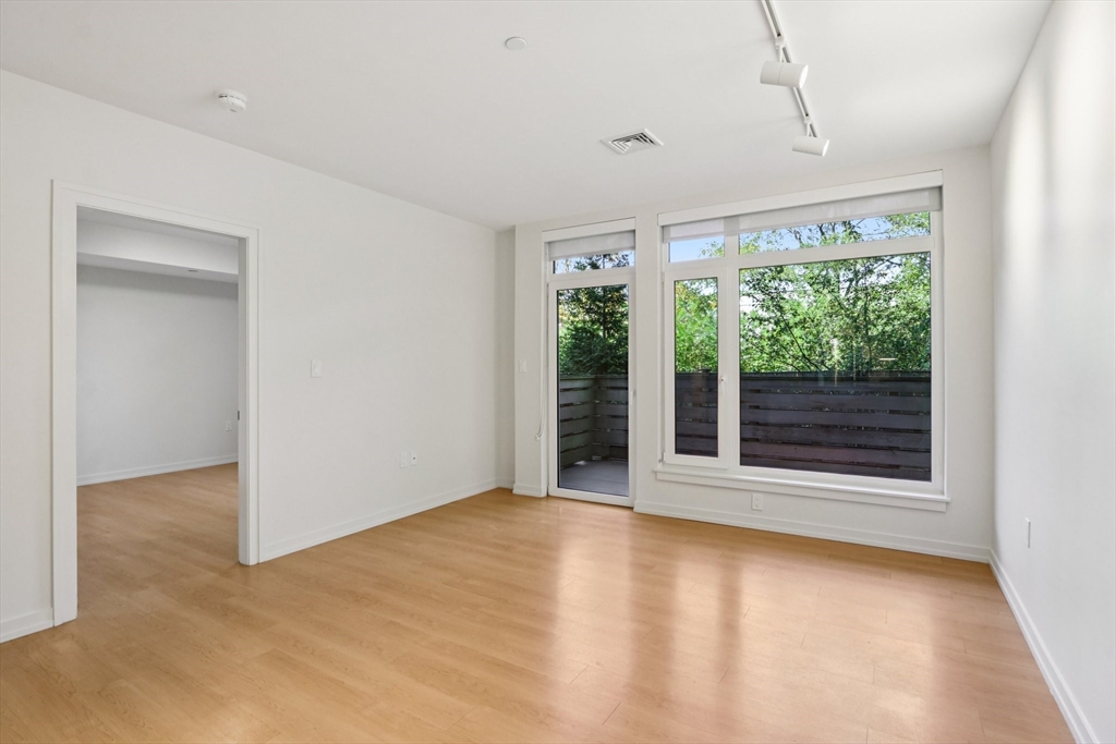 77 New Street, Unit 209 Cambridge, MA 02138 - Photo 4 of 22