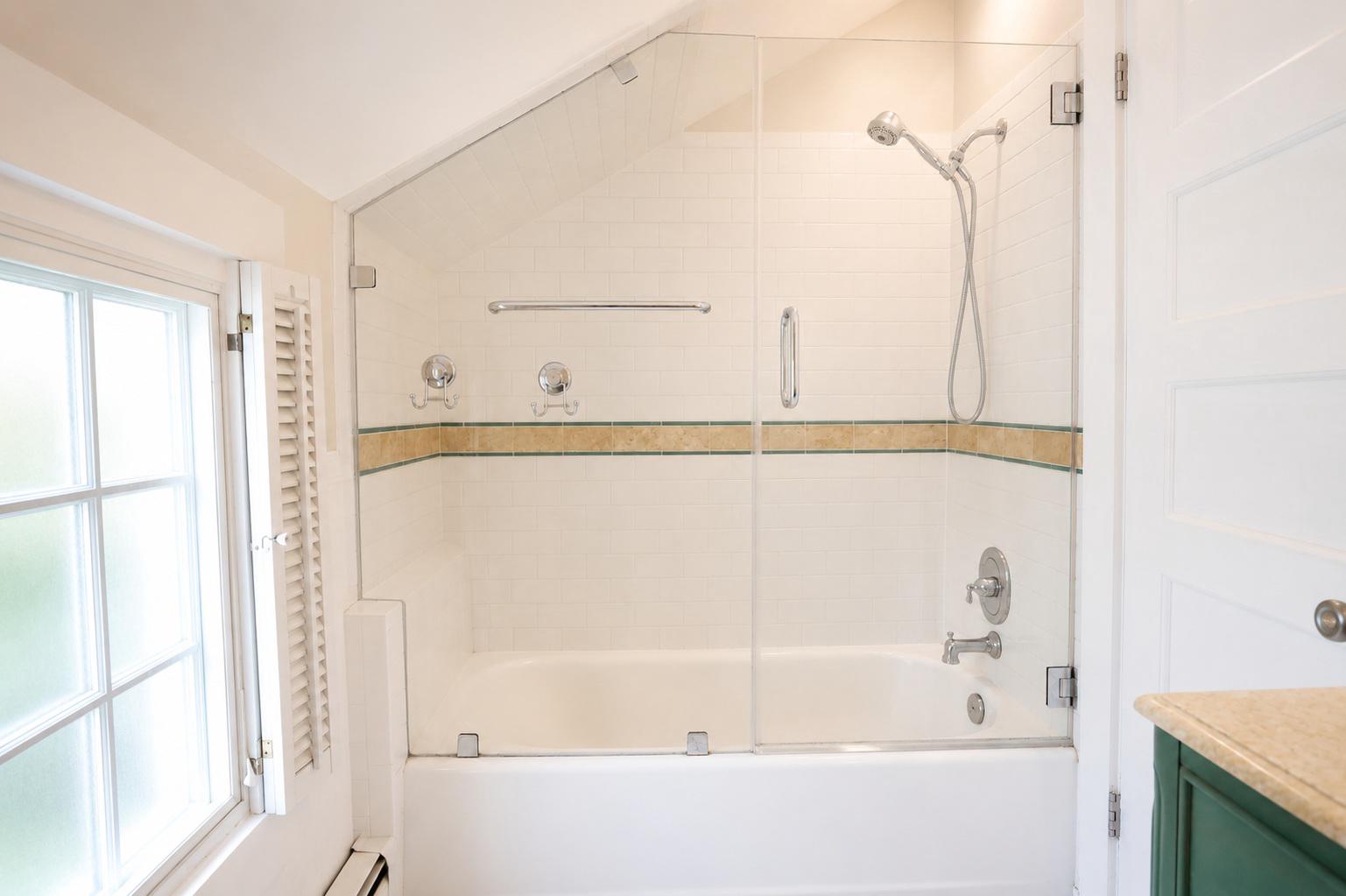 15 East Walnut Street Alexandria, VA 22301 - Photo 35 of 77 Upstairs full bath with tub and shower