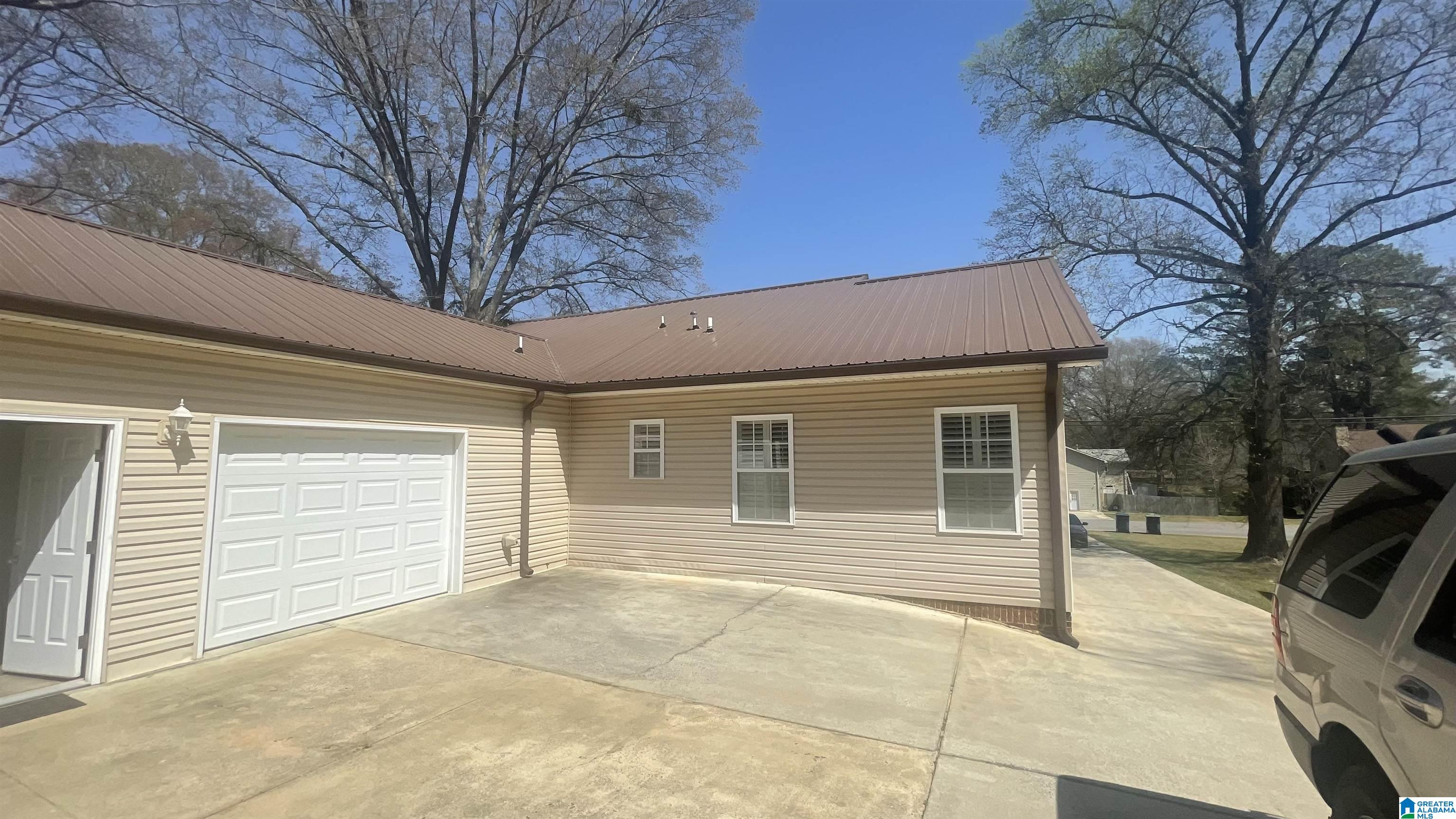 340 10th Street Southwest Alabaster, AL 35007 - Photo 2 of 6