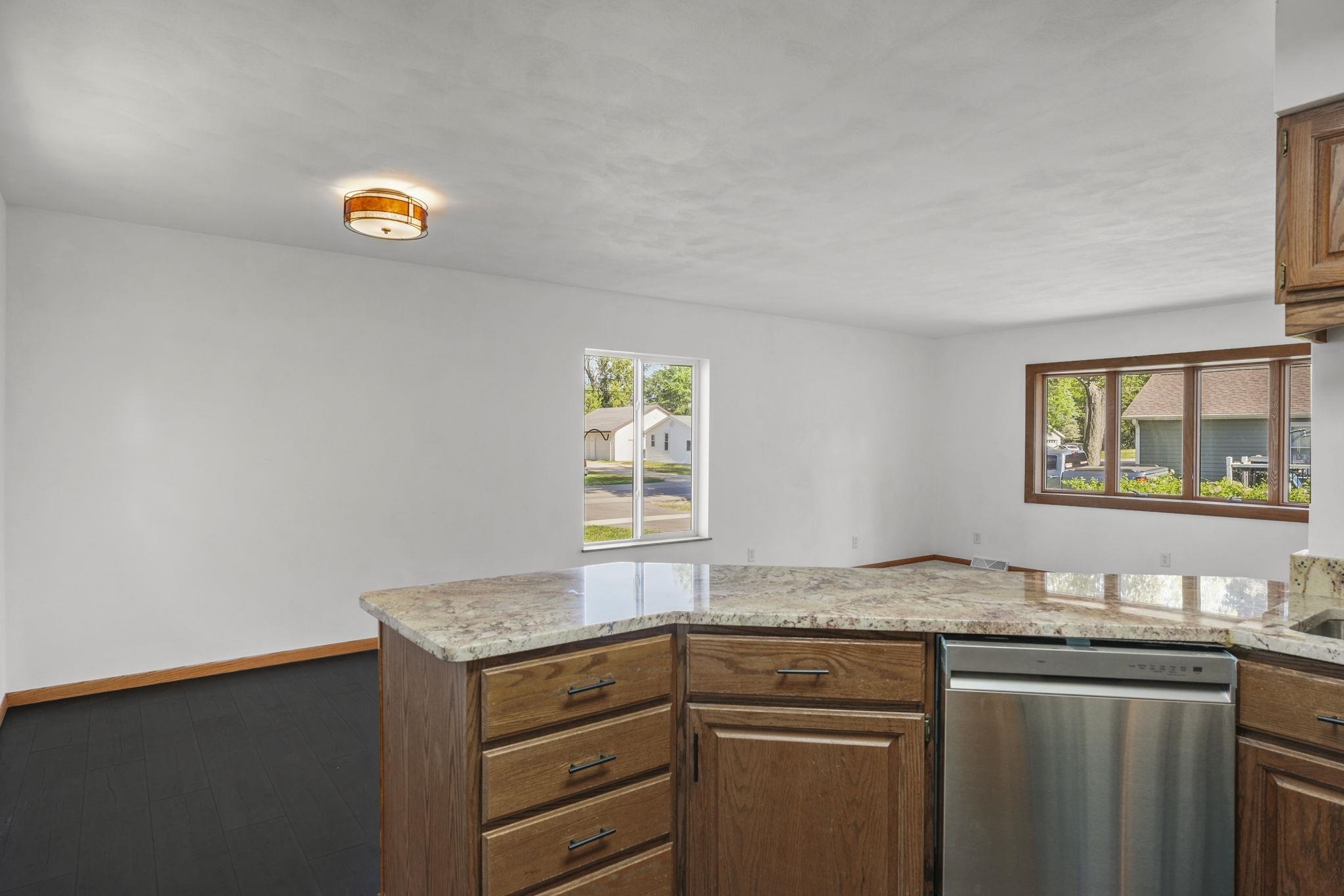 207 South Rutland Street Brooklyn, WI 53521 - Photo 19 of 61