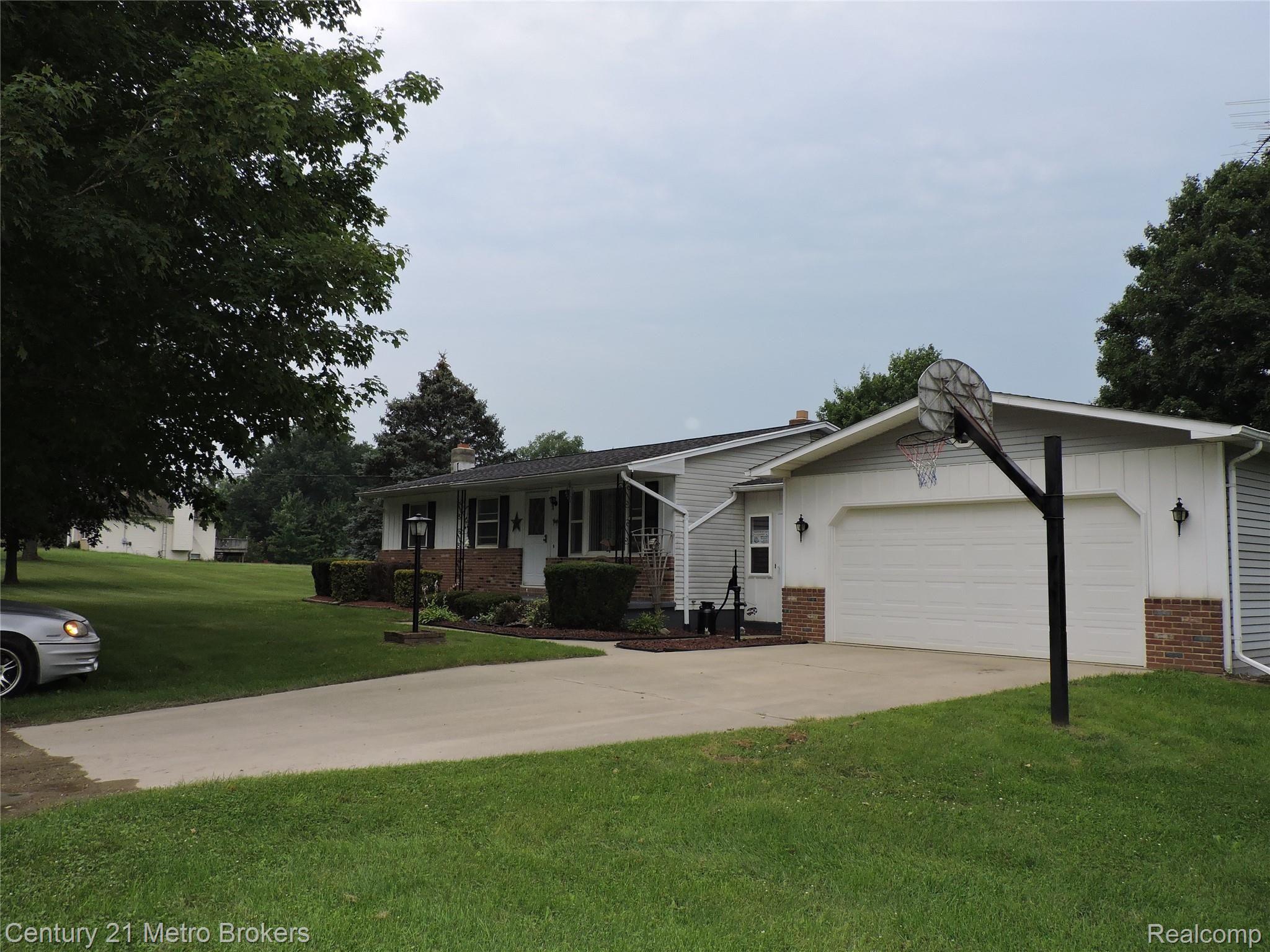 6350 Arbela Road Millington, MI 48746 - Photo 31 of 41 DSCN6404.JPG