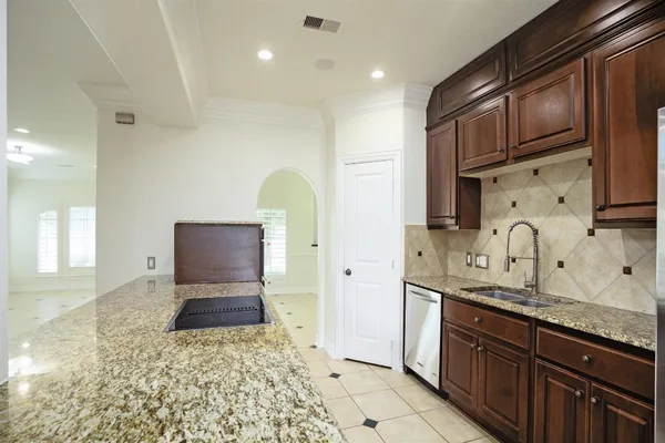 $3,400 | 2043 Palm Forest Lane, Houston, TX 77077