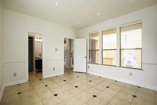 $3,400 | 2043 Palm Forest Lane, Houston, TX 77077