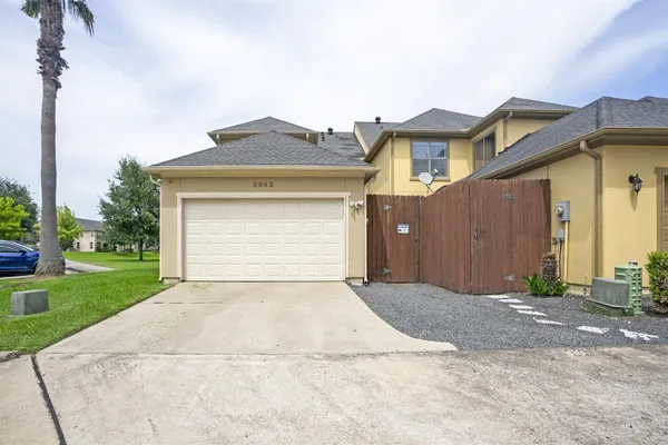 $3,400 | 2043 Palm Forest Lane, Houston, TX 77077