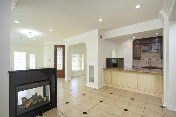 $3,400 | 2043 Palm Forest Lane, Houston, TX 77077