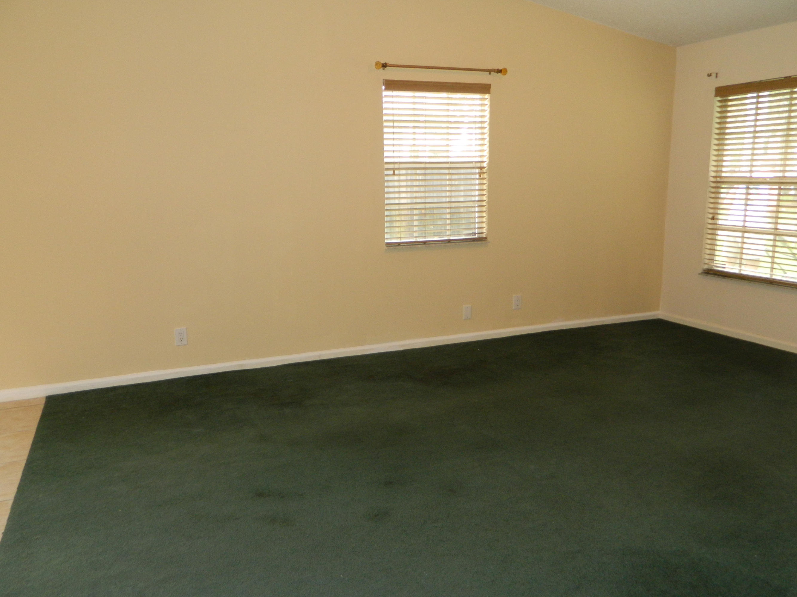 6070 Wolfe Street Jupiter, FL 33458 - Photo 4 of 11 Family Room