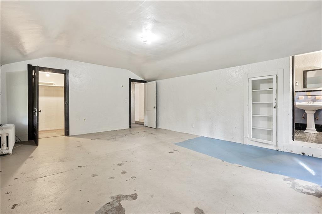 717 Center Pittsburgh, PA 15215 - Photo 12 of 20 an empty room with windows