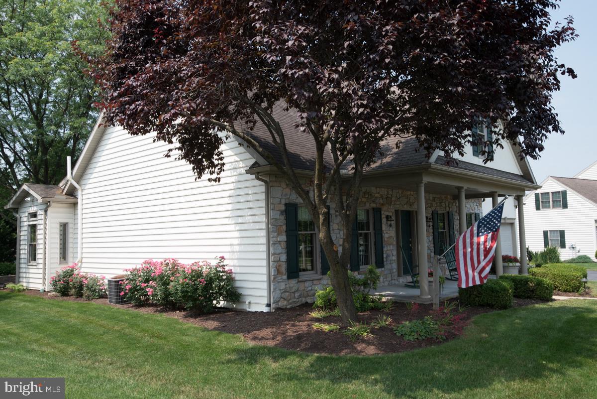 2278 Porter Way Lancaster, PA 17601 - Photo 4 of 42 Left Side View