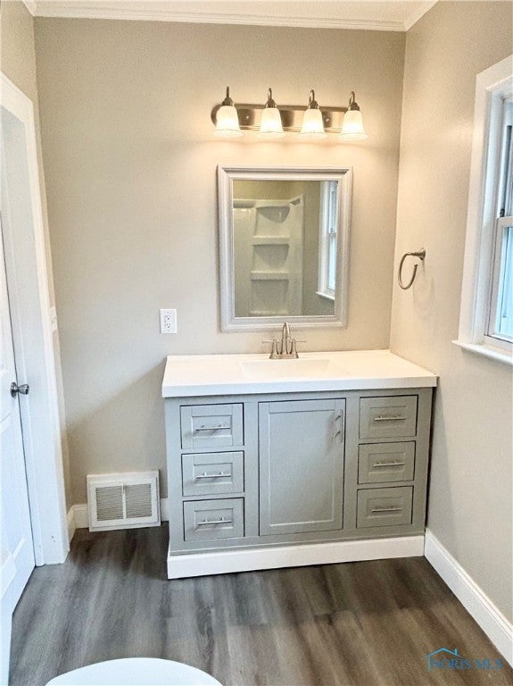 2097 Maginnis Road Oregon, OH 43616 - Photo 17 of 39 Updated full bathroom