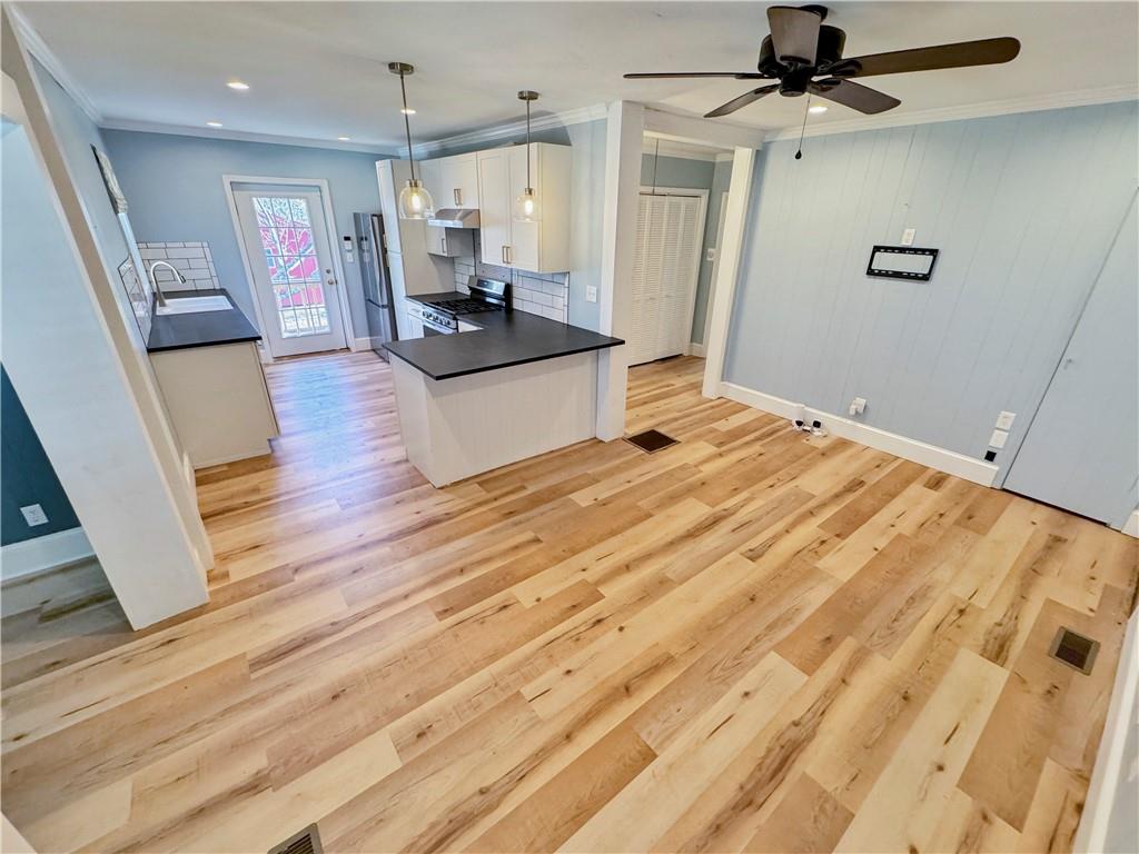 229 Aviation Road Southeast Marietta, GA 30060 - Photo 3 of 18 Gallery Image 3