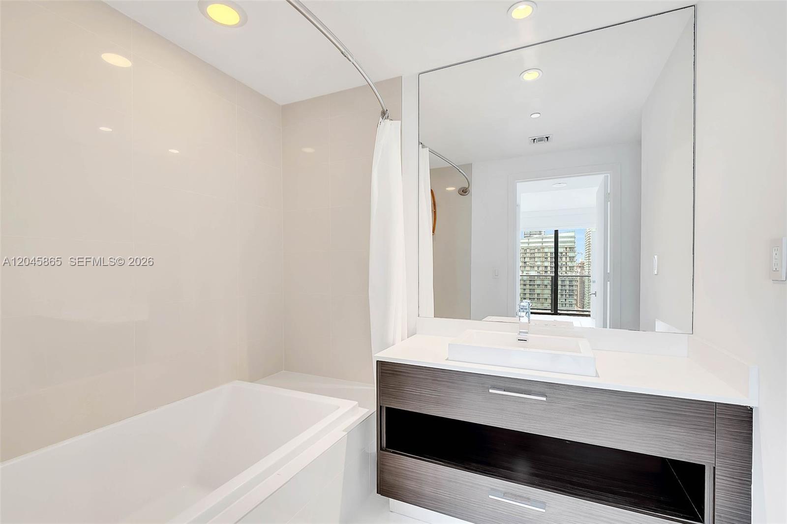 55 Southwest 9th Street, Unit 3104 Miami, FL 33130 - Photo 20 of 48