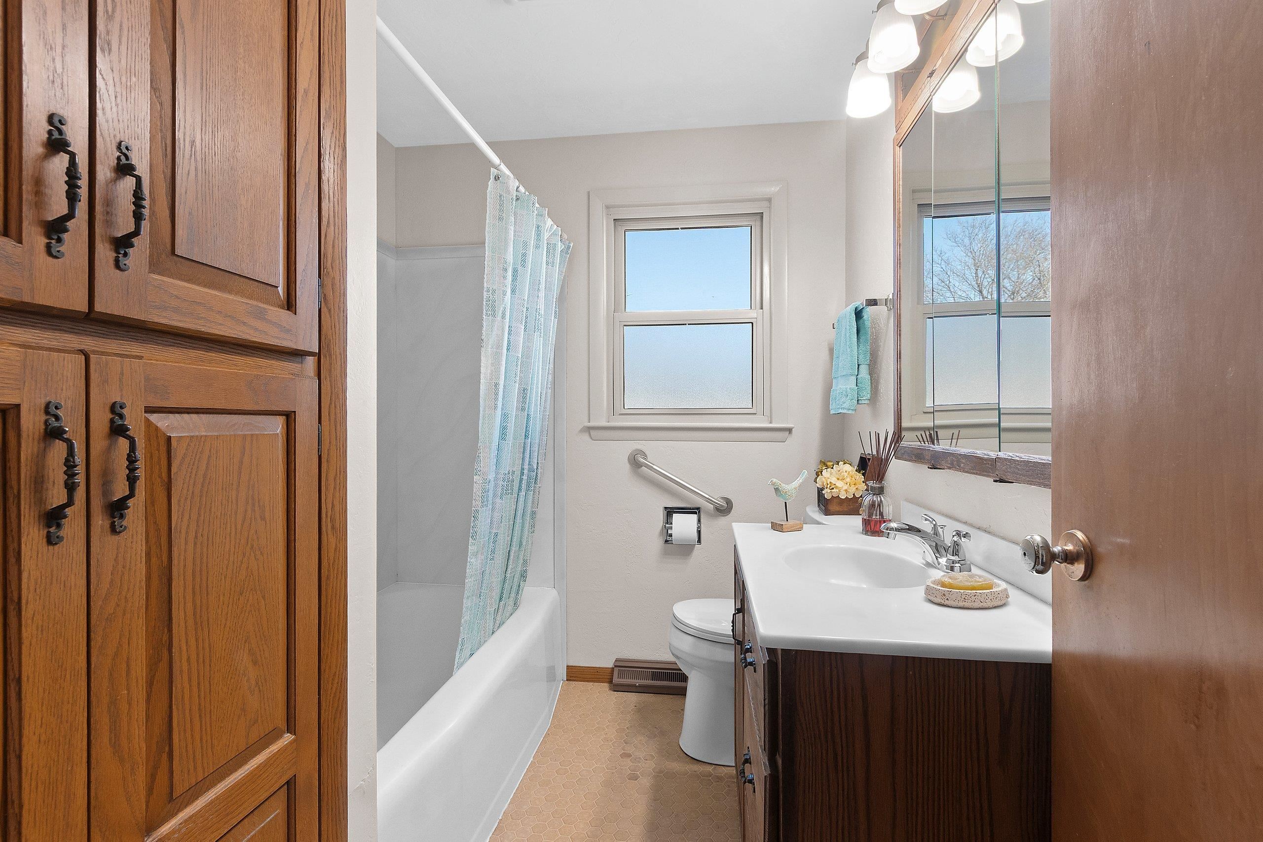 2105 North Ballard Road Appleton, WI 54911 - Photo 12 of 38