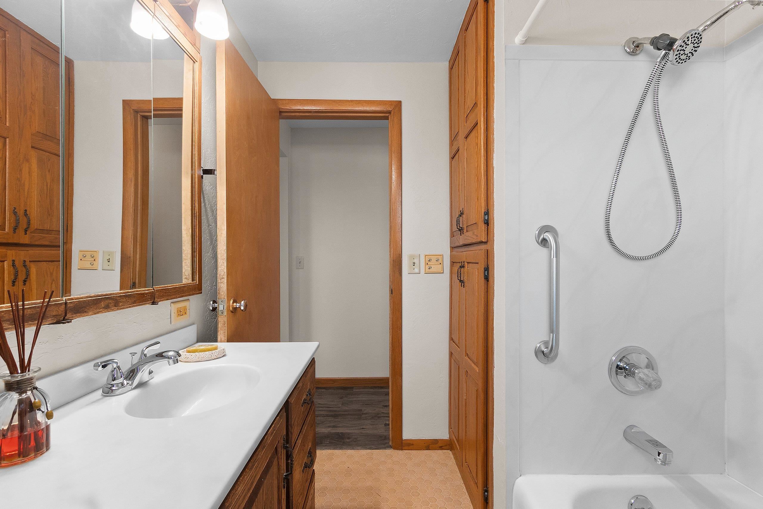 2105 North Ballard Road Appleton, WI 54911 - Photo 13 of 38